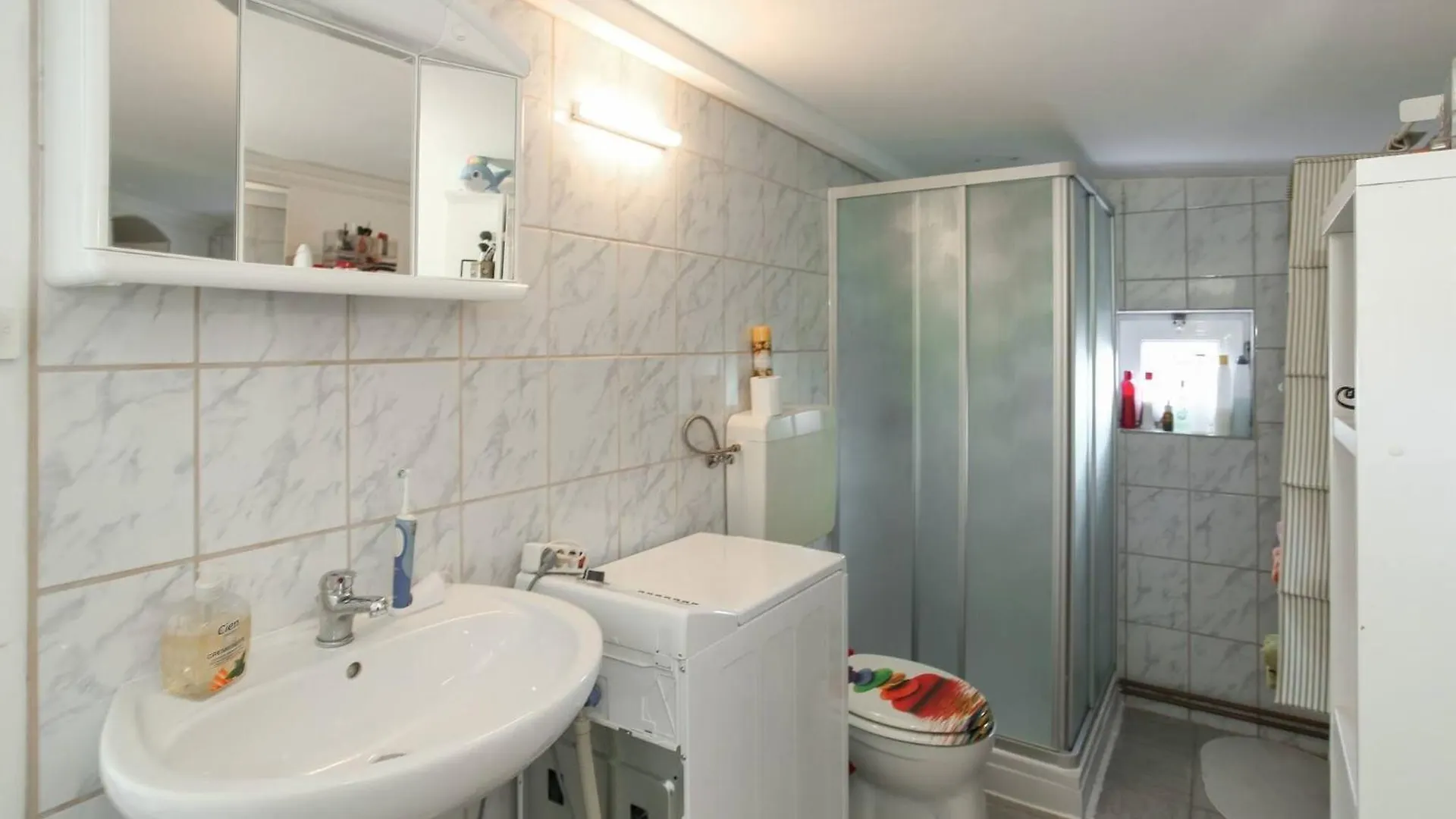 Room In House - Charming Vienna Retreat With Garden Metro Access 0*,  Autriche